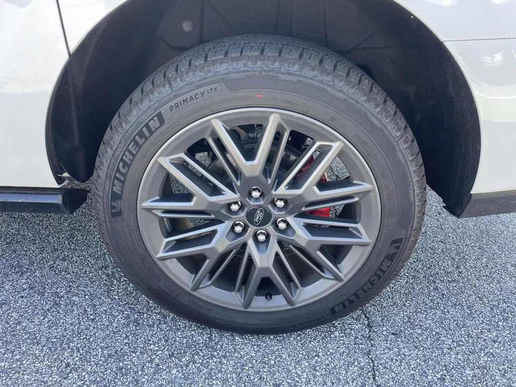 2025 Star White Metallic Tri-Coat Ford Expedition Max Platinum 4X4 SUV