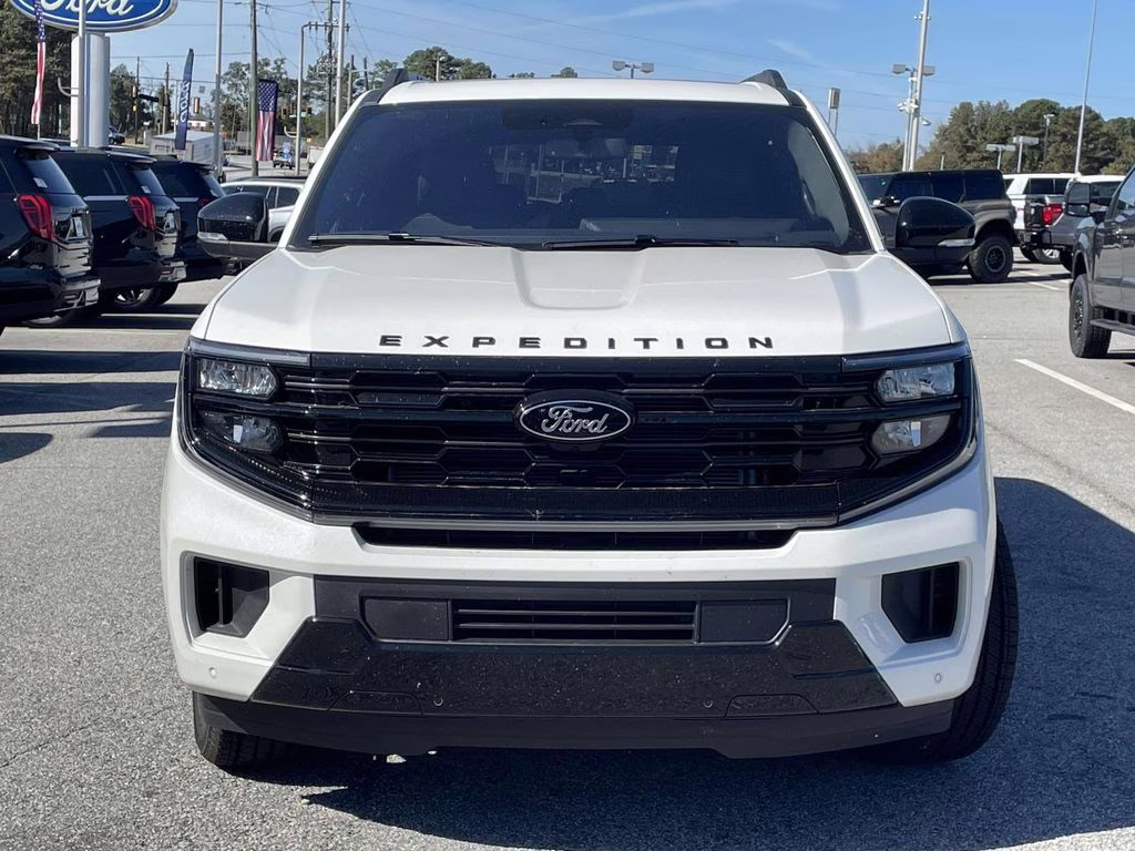 2025 Star White Metallic Tri-Coat Ford Expedition Max Platinum 4X4 SUV