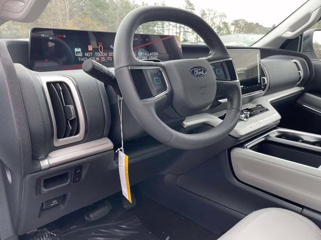 2026 White Metallic Ford Expedition Active RWD SUV