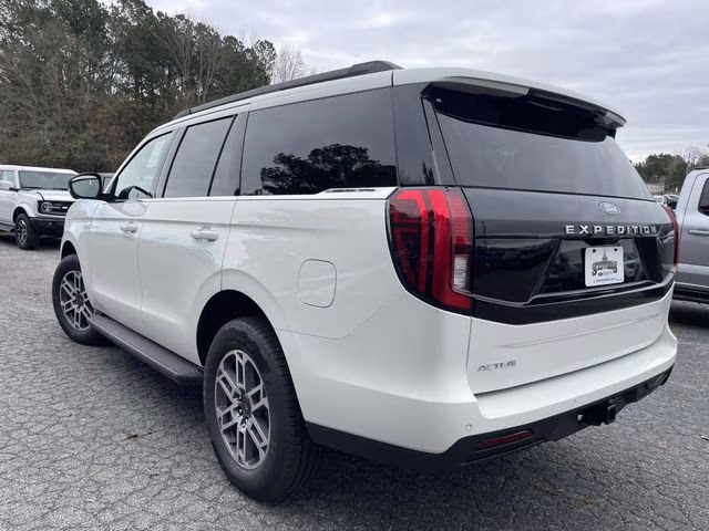 2026 White Metallic Ford Expedition Active RWD SUV