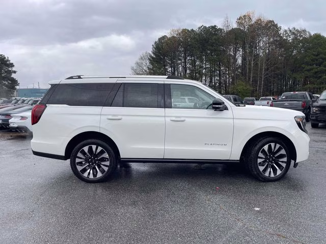 2025 White Metallic Ford Expedition Platinum 4X4 SUV