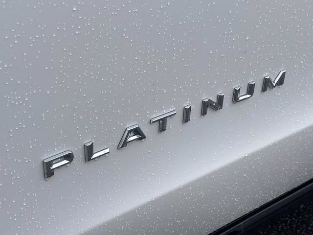 2025 White Metallic Ford Expedition Platinum 4X4 SUV