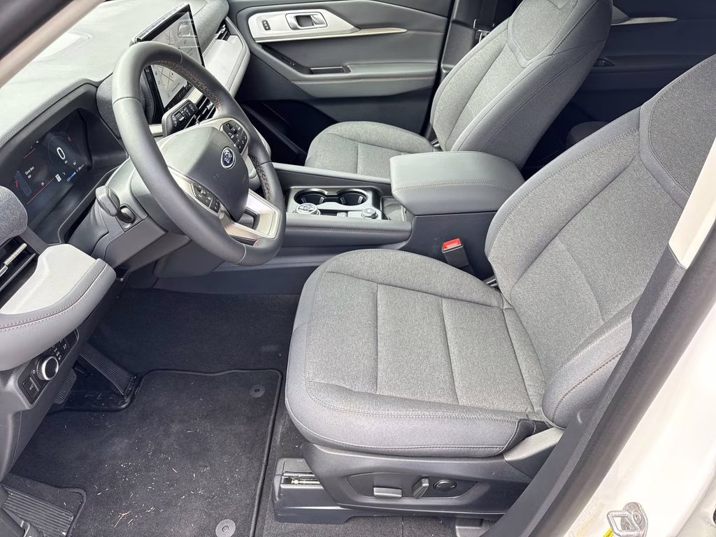 2026 Star White Metallic Tri-Coat Ford Explorer Active RWD SUV