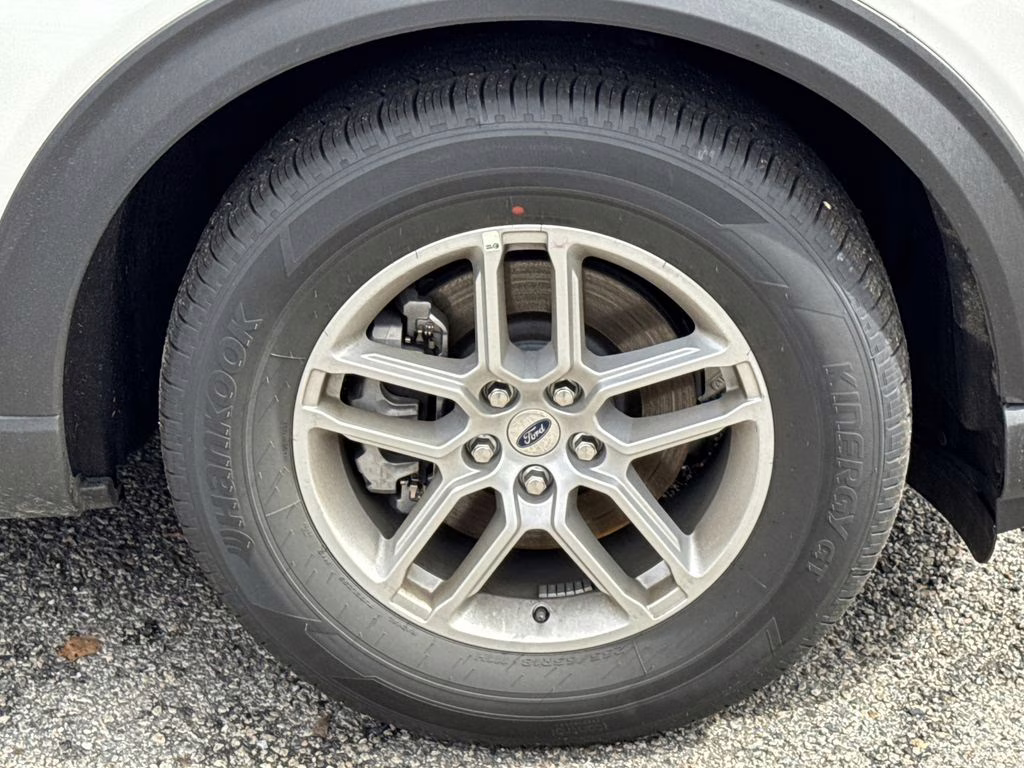 2026 Star White Metallic Tri-Coat Ford Explorer Active RWD SUV