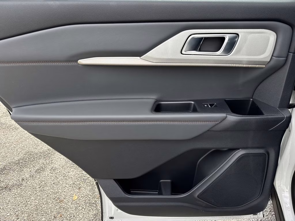 2026 Star White Metallic Tri-Coat Ford Explorer Active RWD SUV