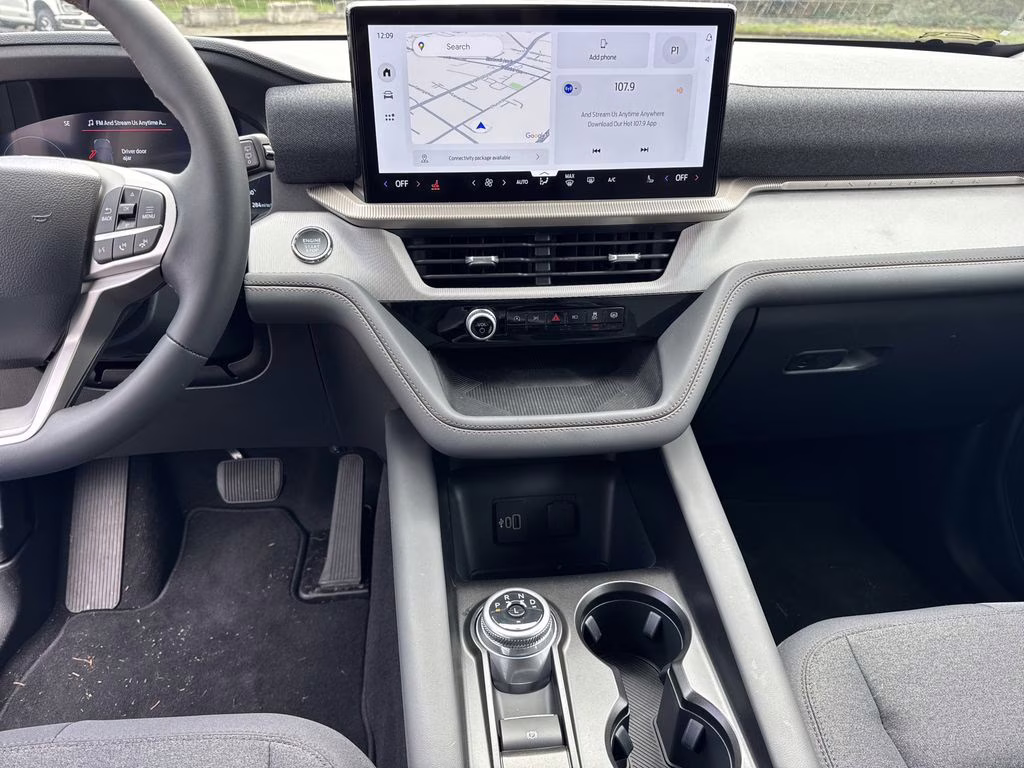 2026 Star White Metallic Tri-Coat Ford Explorer Active RWD SUV