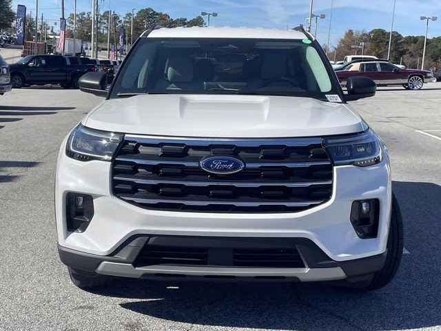 2026 White Metallic Ford Explorer Active RWD SUV