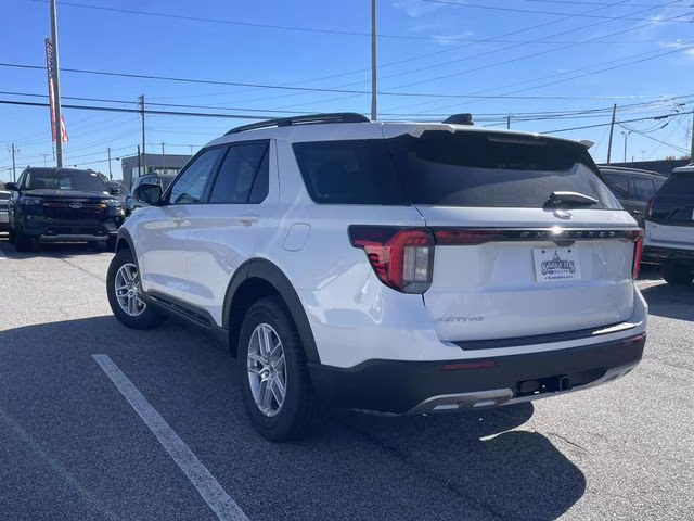 2026 White Metallic Ford Explorer Active RWD SUV