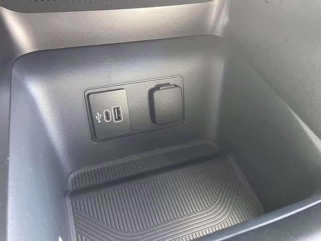 2026 White Metallic Ford Explorer Active RWD SUV