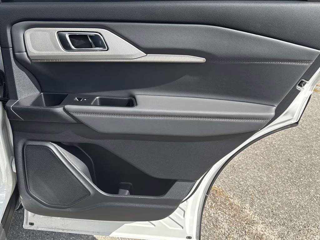 2026 Star White Metallic Tri-Coat Ford Explorer Active RWD SUV