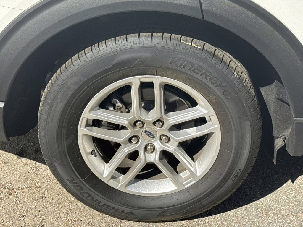 2026 Star White Metallic Tri-Coat Ford Explorer Active RWD SUV