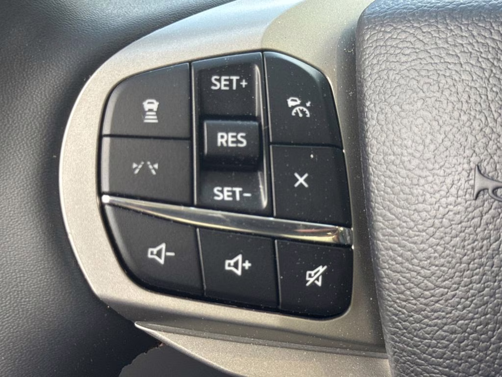 2026 Star White Metallic Tri-Coat Ford Explorer Active RWD SUV