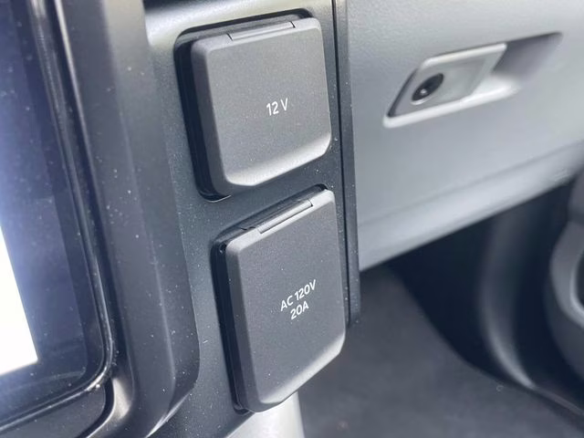 2025 Gray Metallic Ford F-150 Lightning Flash AWD Truck