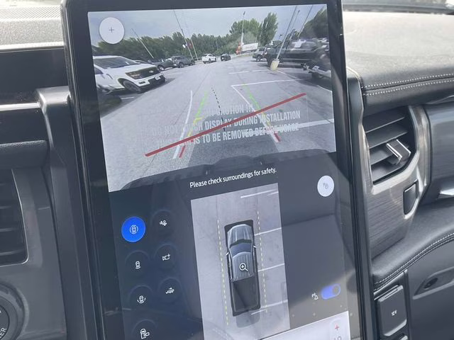 2025 Oxford White Ford F-150 Lightning Flash AWD Truck