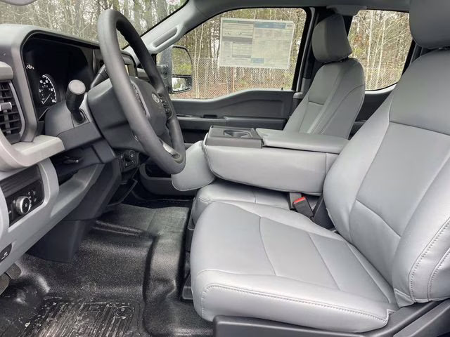 2026 Oxford White Ford Super Duty F-250 SRW XL 4X4 Truck