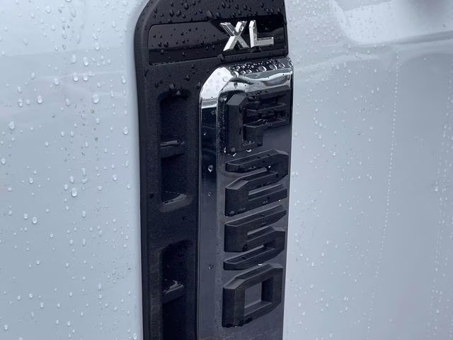 2026 Oxford White Ford Super Duty F-250 SRW XL 4X4 Truck