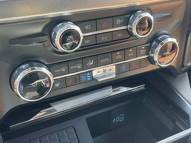 2025 White Metallic Ford Super Duty F-250 SRW King Ranch 4X4 Truck