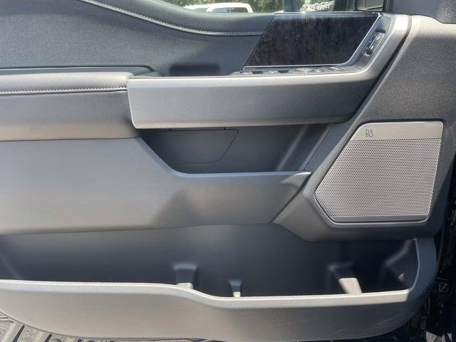 2025 Agate Black Metallic Ford Super Duty F-250 SRW Lariat 4X4 Truck