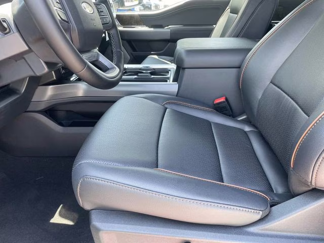 2025 Agate Black Metallic Ford Super Duty F-250 SRW Lariat 4X4 Truck