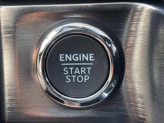 2025 Agate Black Metallic Ford Super Duty F-250 SRW Lariat 4X4 Truck