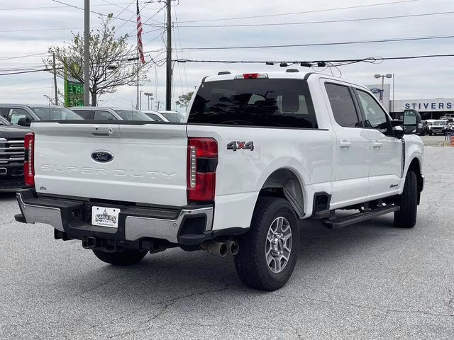 2025 Oxford White Ford Super Duty F-250 SRW Lariat 4X4 Truck