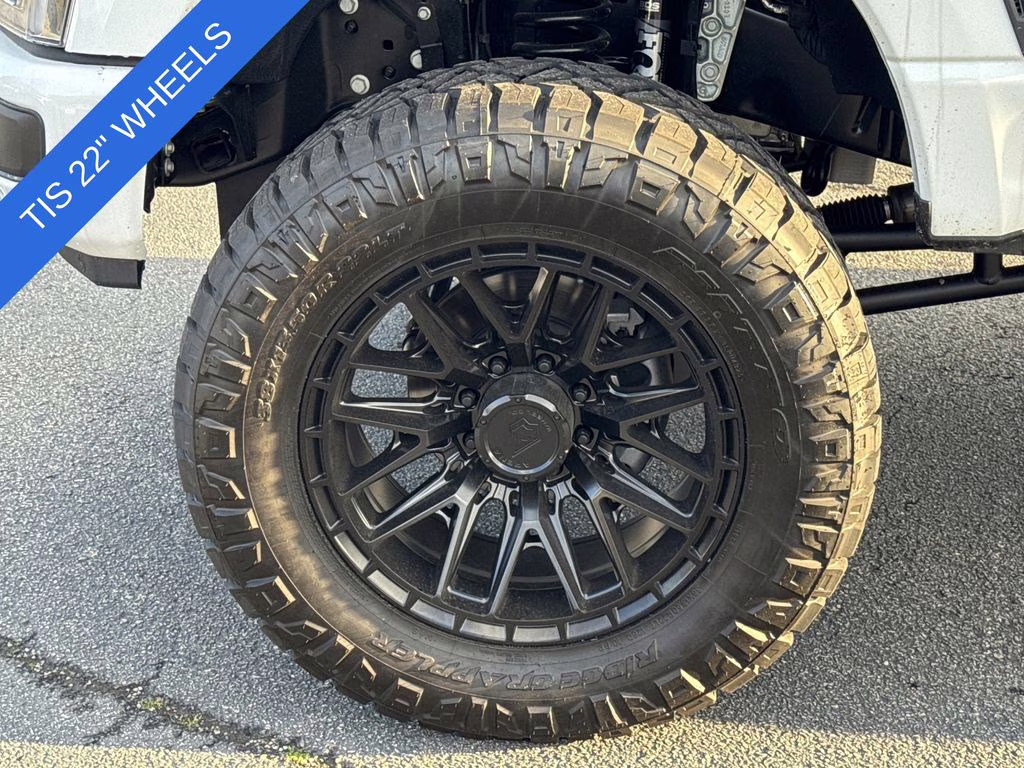 2025 Oxford White Ford Super Duty F-250 SRW Lariat 4X4 Truck