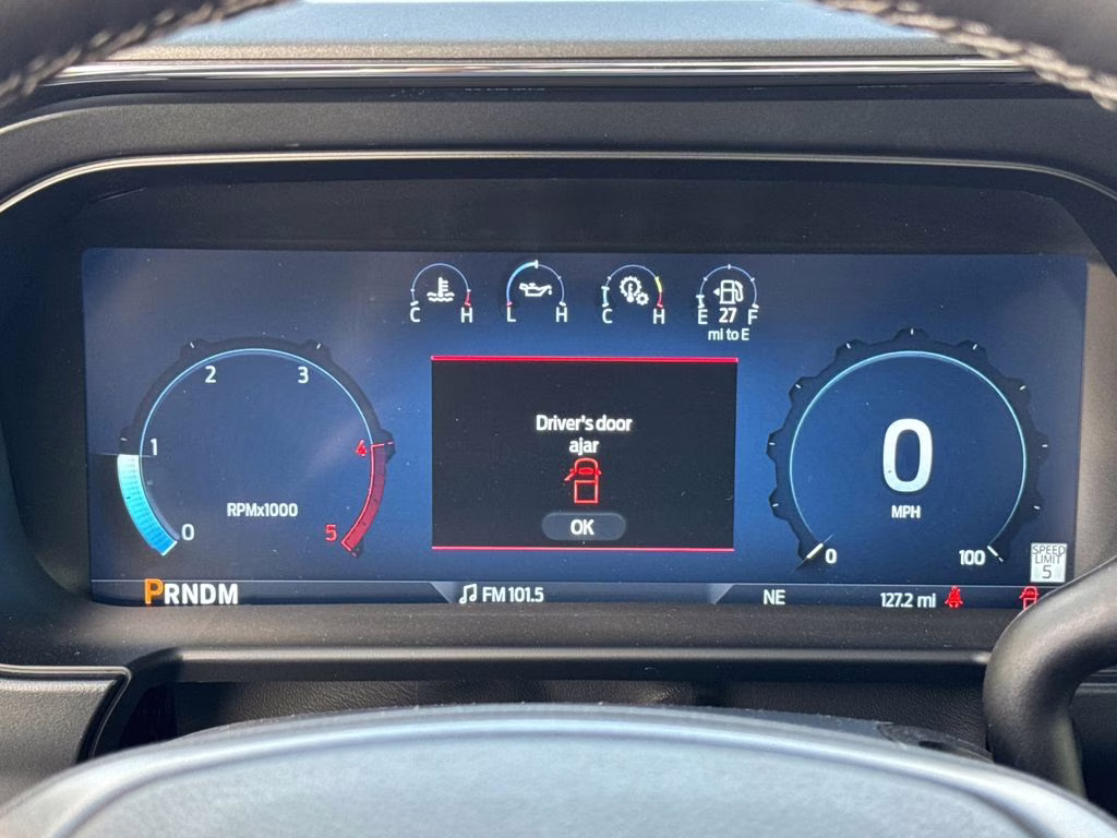 2025 Oxford White Ford Super Duty F-250 SRW Lariat 4X4 Truck