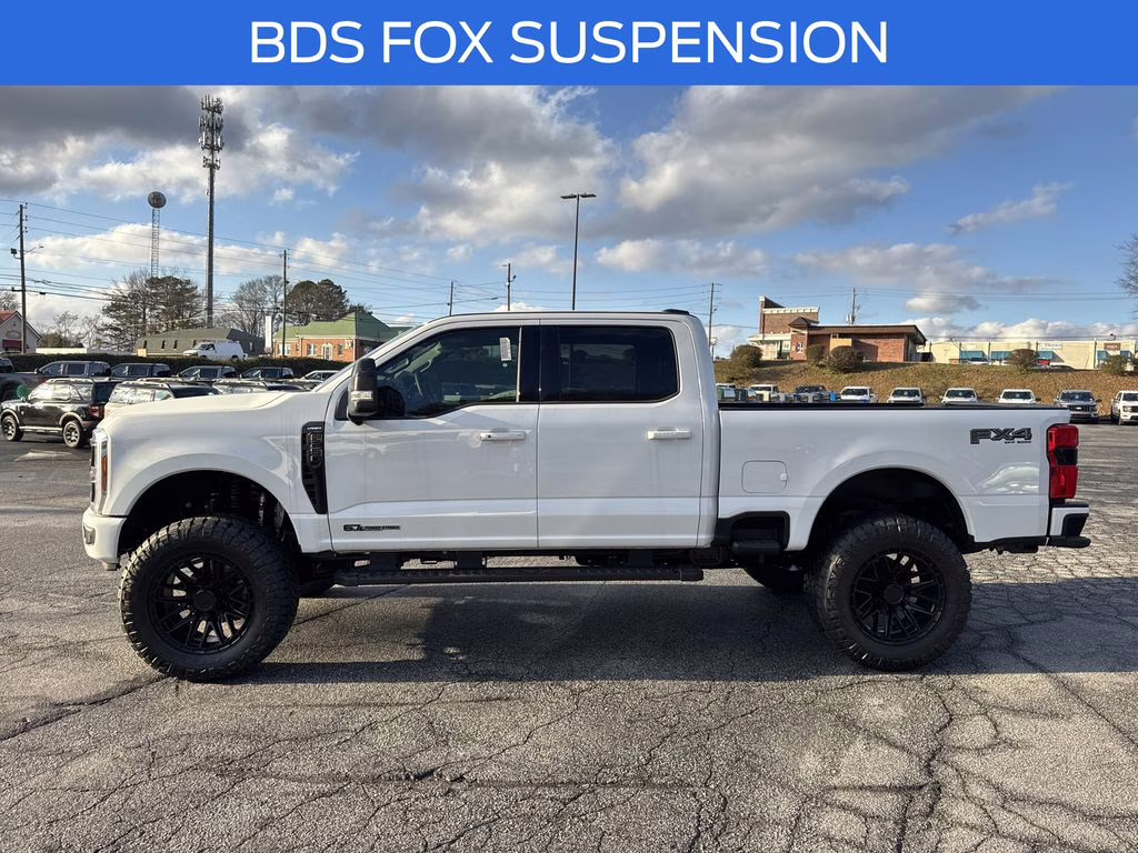 2025 Oxford White Ford Super Duty F-250 SRW Lariat 4X4 Truck