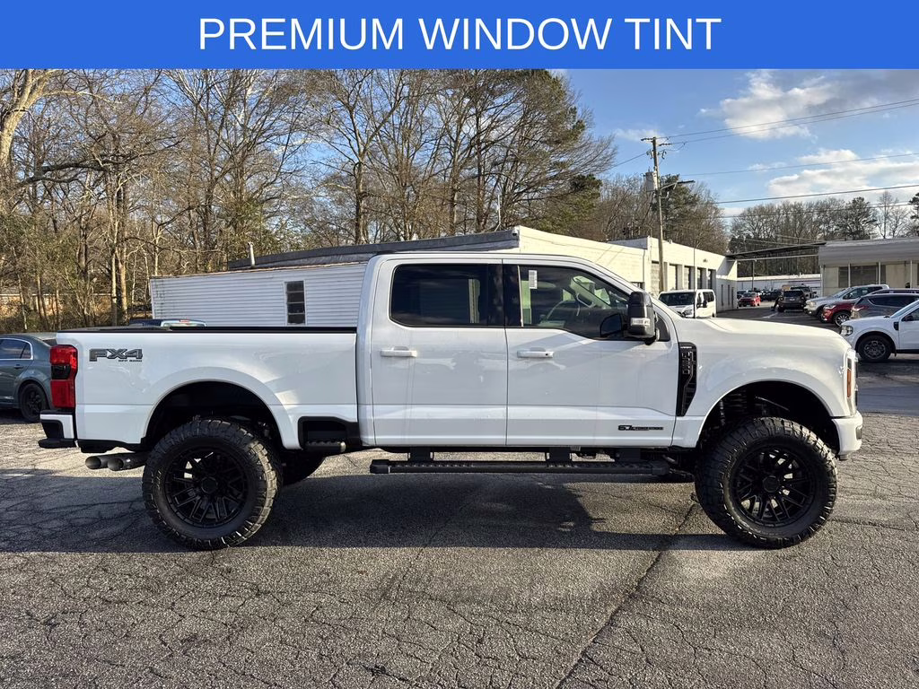 2025 Oxford White Ford Super Duty F-250 SRW Lariat 4X4 Truck