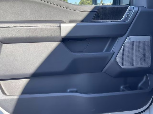 2026 Avalanche Ford Super Duty F-250 SRW Lariat 4X4 Truck