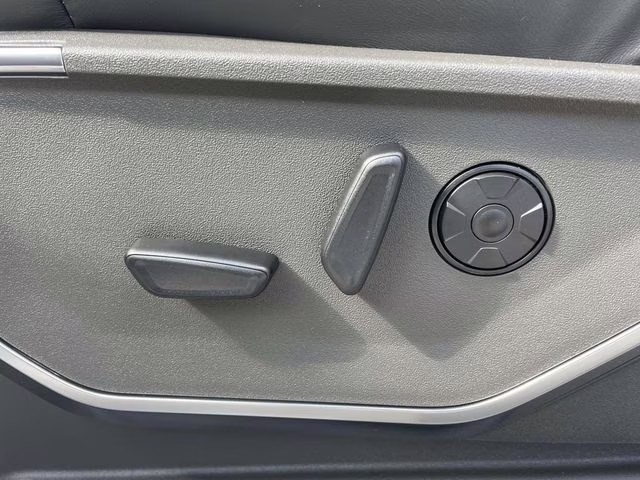 2026 White Metallic Ford Super Duty F-350 DRW Platinum 4X4 Truck