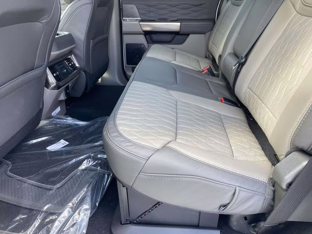 2026 White Metallic Ford Super Duty F-350 DRW Platinum 4X4 Truck