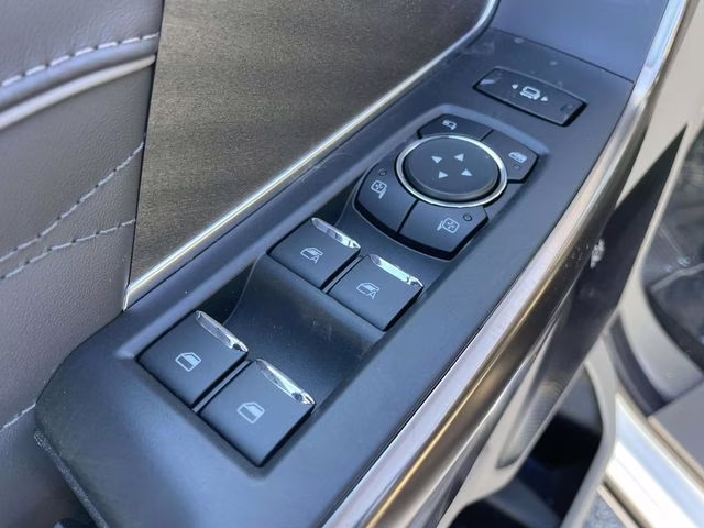 2026 White Metallic Ford Super Duty F-350 DRW Platinum 4X4 Truck