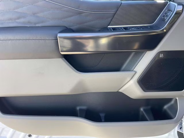 2026 White Metallic Ford Super Duty F-350 DRW Platinum 4X4 Truck