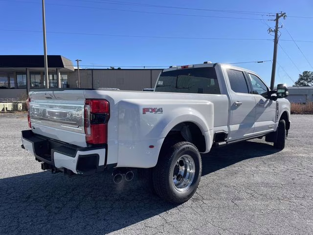 2026 White Metallic Ford Super Duty F-350 DRW Platinum 4X4 Truck