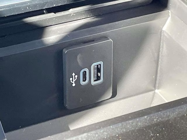 2026 White Metallic Ford Super Duty F-350 DRW Platinum 4X4 Truck