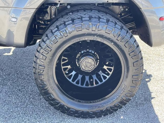 2026 Gray Metallic Ford Super Duty F-350 DRW Platinum 4X4 Truck