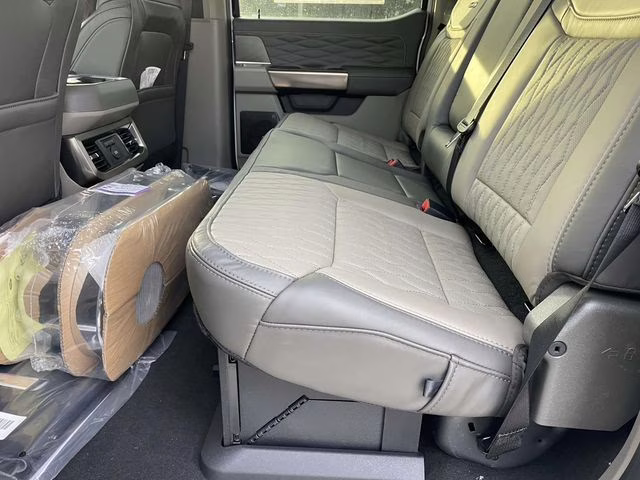 2026 White Metallic Ford Super Duty F-350 DRW Platinum 4X4 Truck