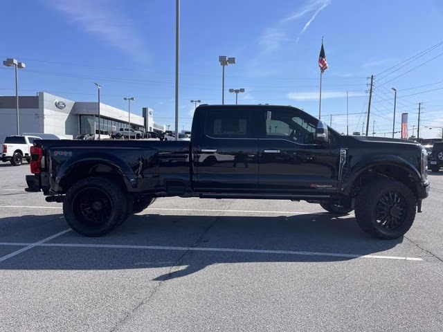 2026 Black Metallic Ford Super Duty F-450 DRW Platinum 4X4 Truck