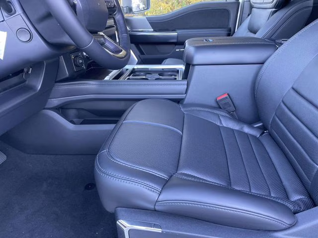 2026 White Metallic Ford Super Duty F-450 DRW Platinum 4X4 Truck