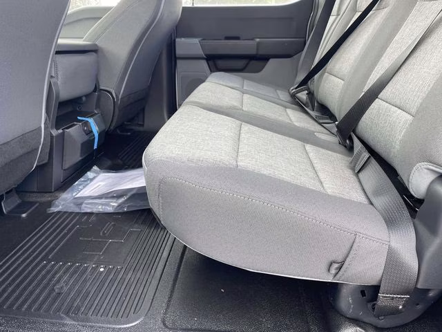 2026 Oxford White Ford Super Duty F-450 DRW XL 4X4 Truck