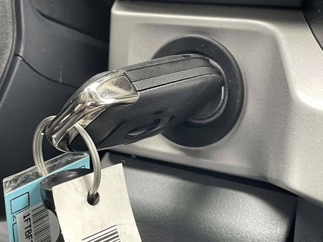 2026 Oxford White Ford Super Duty F-250 SRW XL RWD Truck