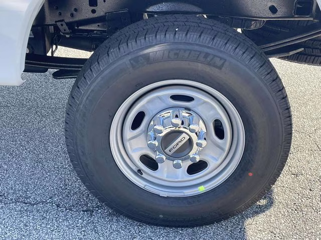 2026 Oxford White Ford Super Duty F-250 SRW XL 4X4 Truck