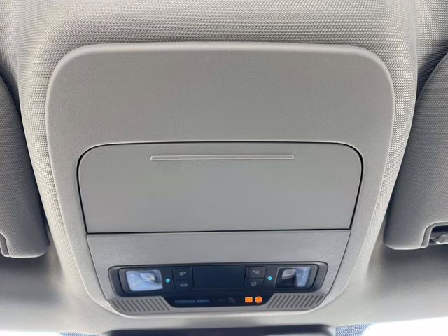 2026 Oxford White Ford Super Duty F-250 SRW XL 4X4 Truck