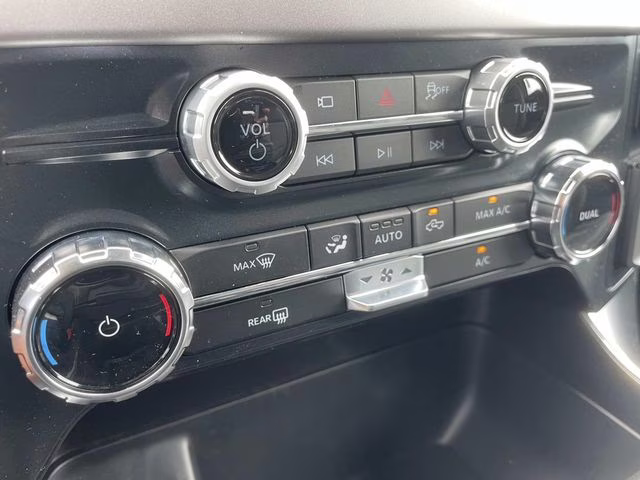 2025 Oxford White Ford F-150 XL 4X4 Truck