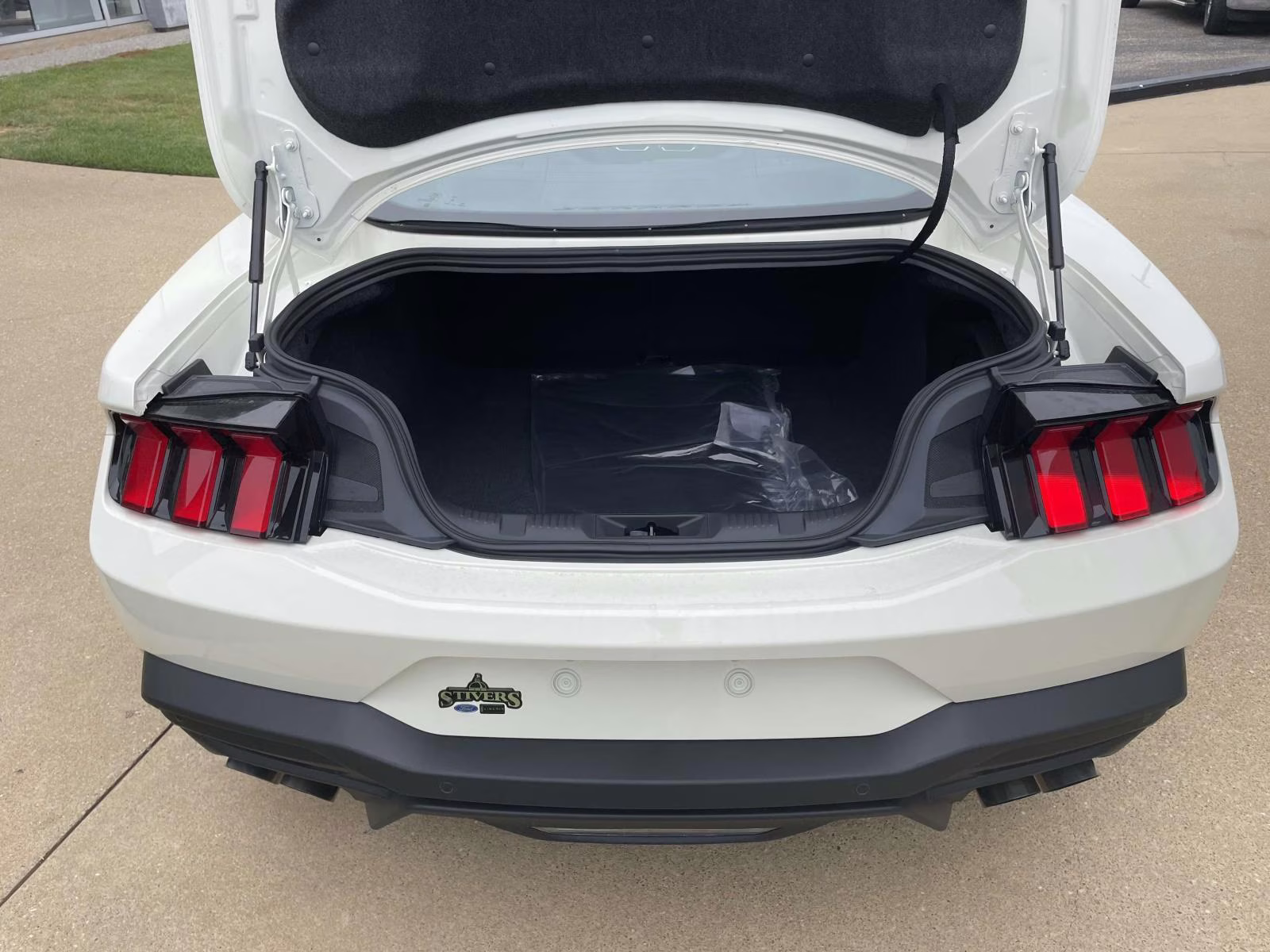 2025 Wimbledon White Ford Mustang GT Premium RWD Coupe