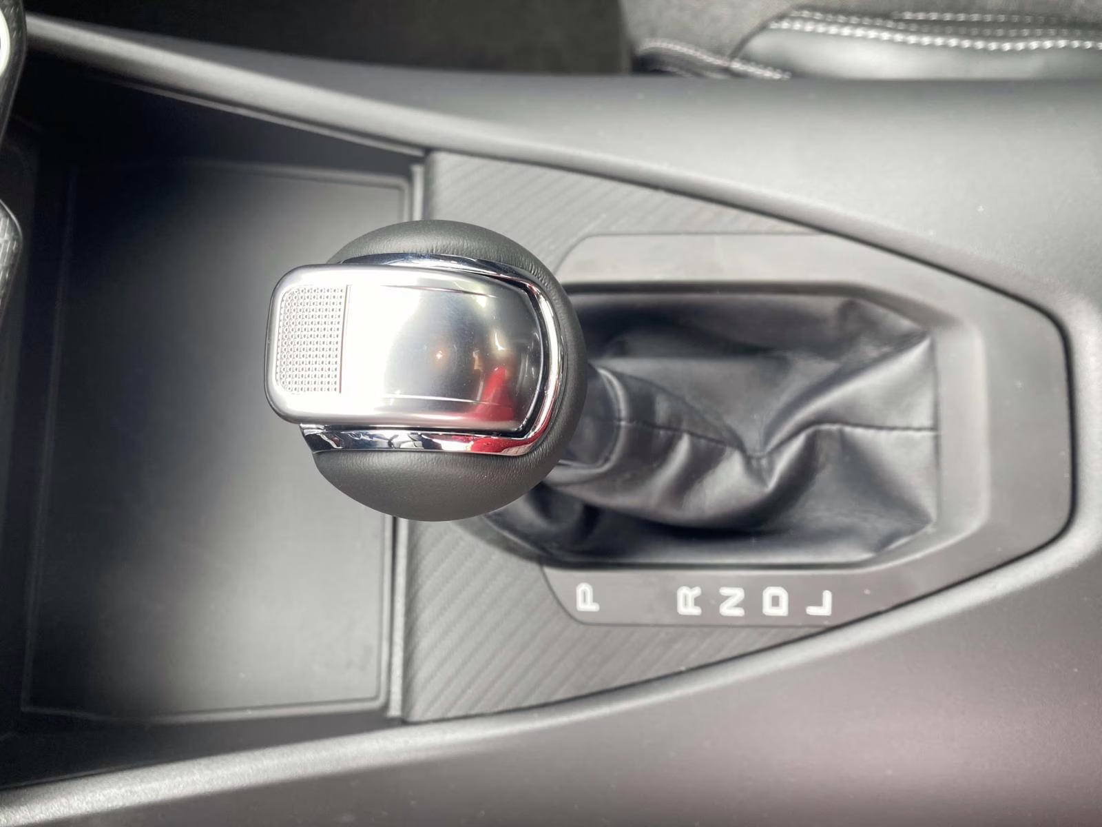 2025 Oxford White Ford Mustang EcoBoost RWD Coupe