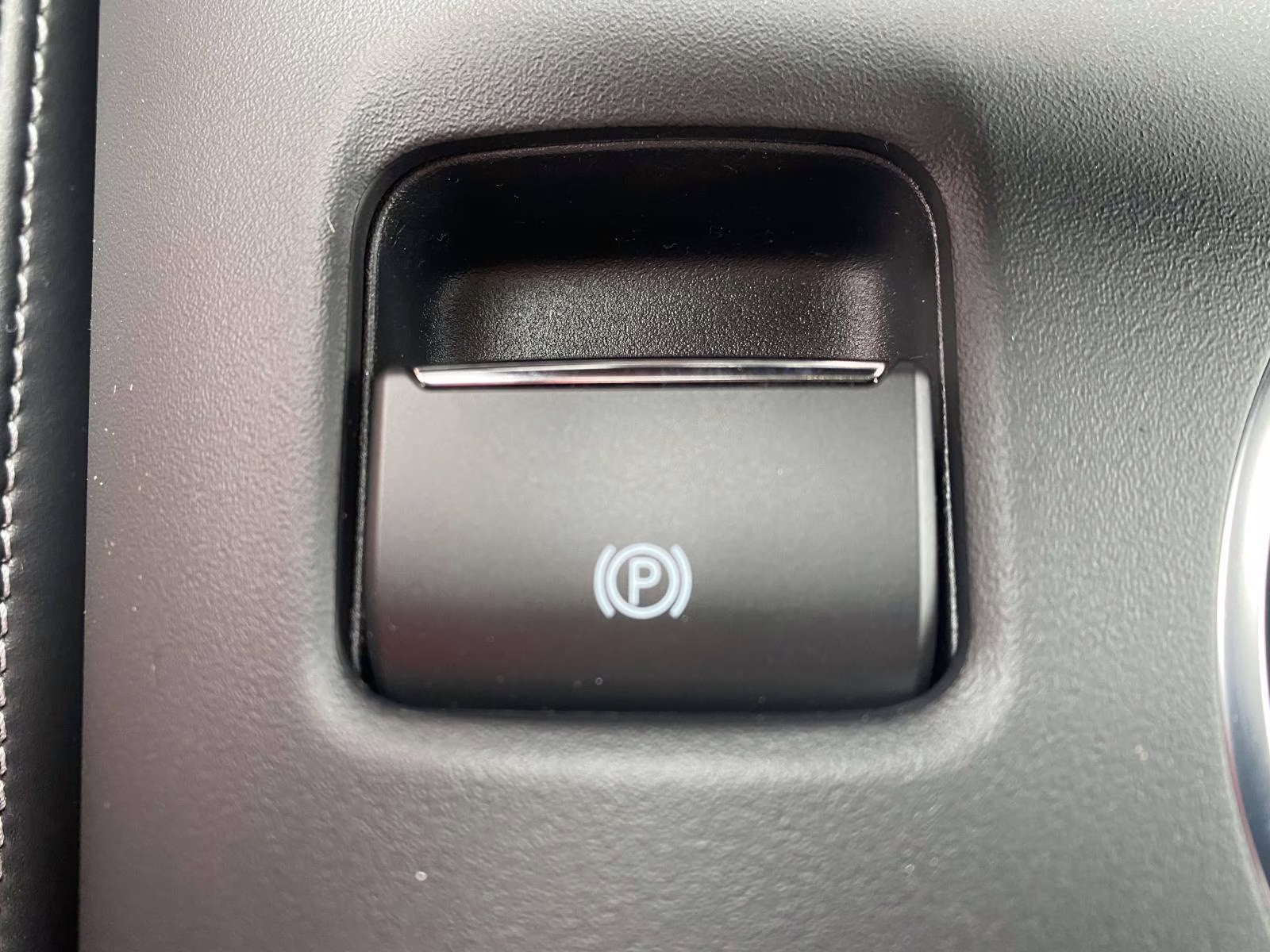 2025 Oxford White Ford Mustang EcoBoost RWD Coupe