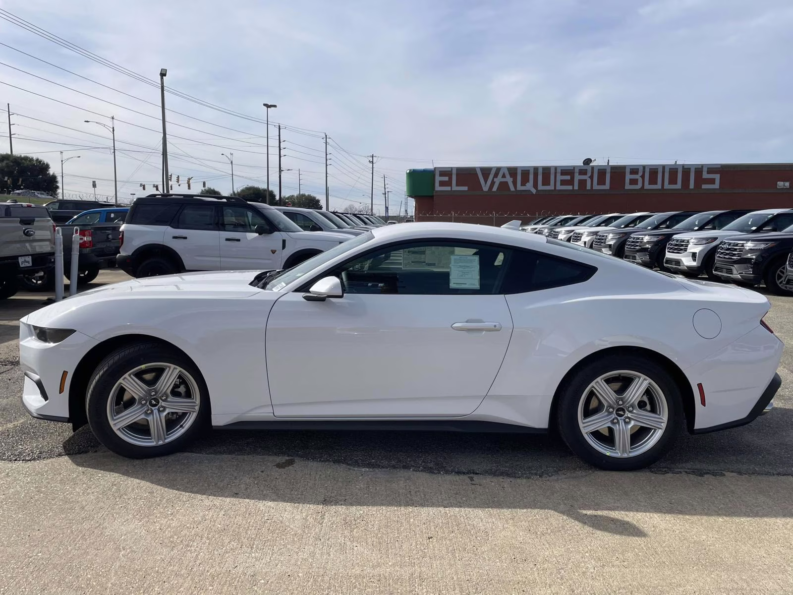 2026 Oxford White Ford Mustang EcoBoost RWD Coupe