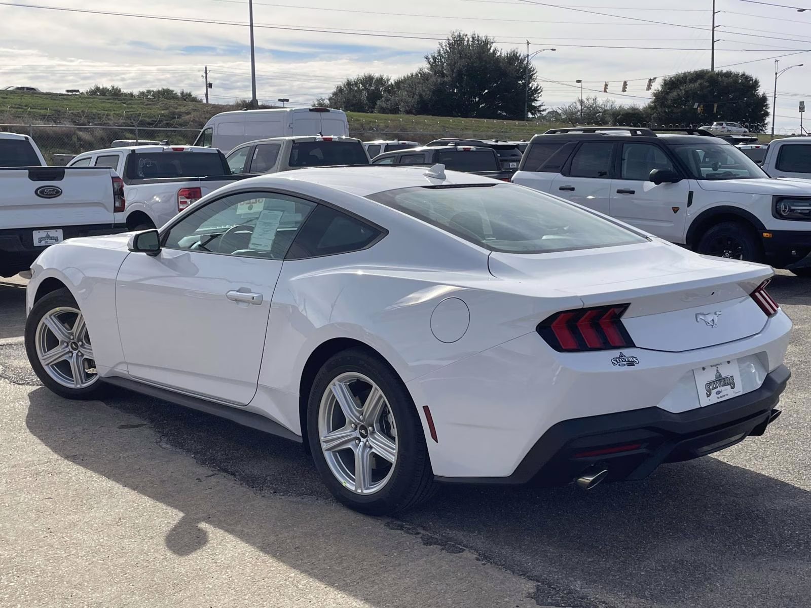 2026 Oxford White Ford Mustang EcoBoost RWD Coupe
